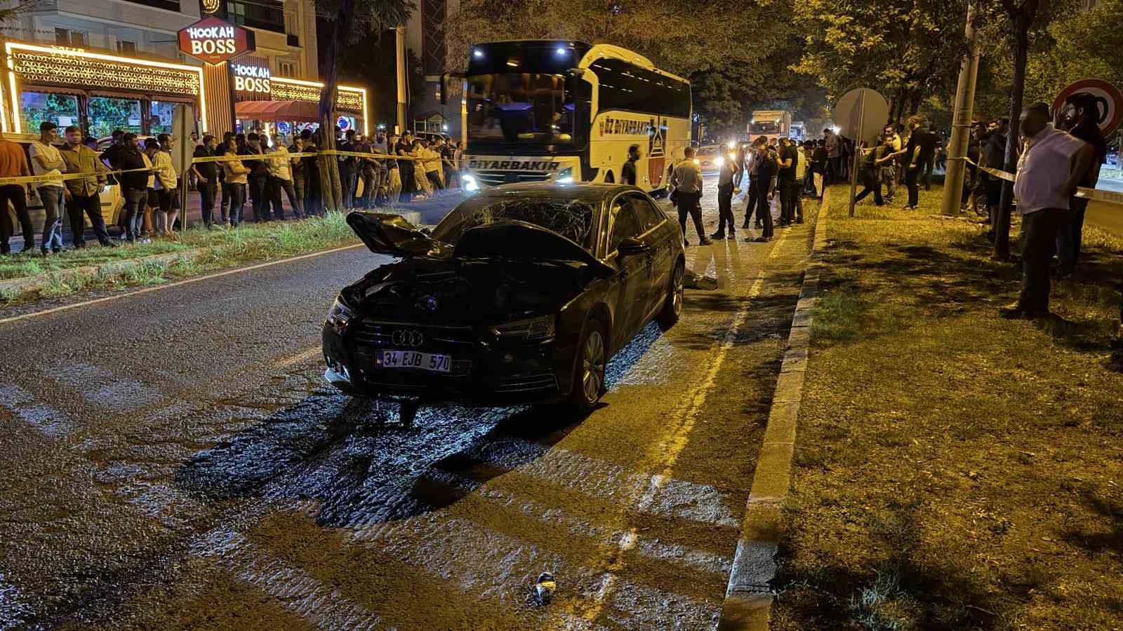 Karşıya geçerken aracın çarptığı kadın hayatını kaybetti