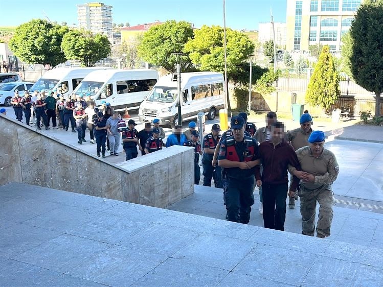Kadroları Uşak belediyesinde ama...