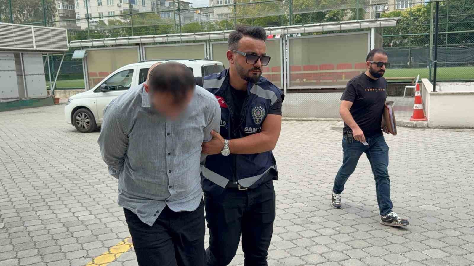Semt pazarında genç kadına elle tacize gözaltı