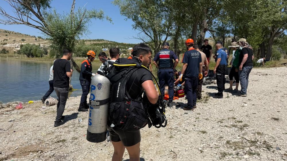 Olta teknesini kurtarmak isterken barajda can verdi