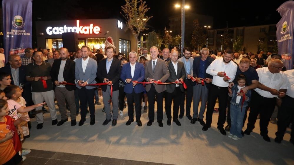 Alanyurt meydanı coşkulu törenle hizmete açıldı