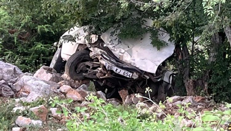 Osmaniye’de otomobil uçuruma savruldu: 1 yaralı