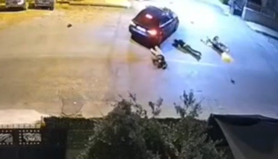 Çarptığı yaralıları otomobiliyle ezerek kaçtı