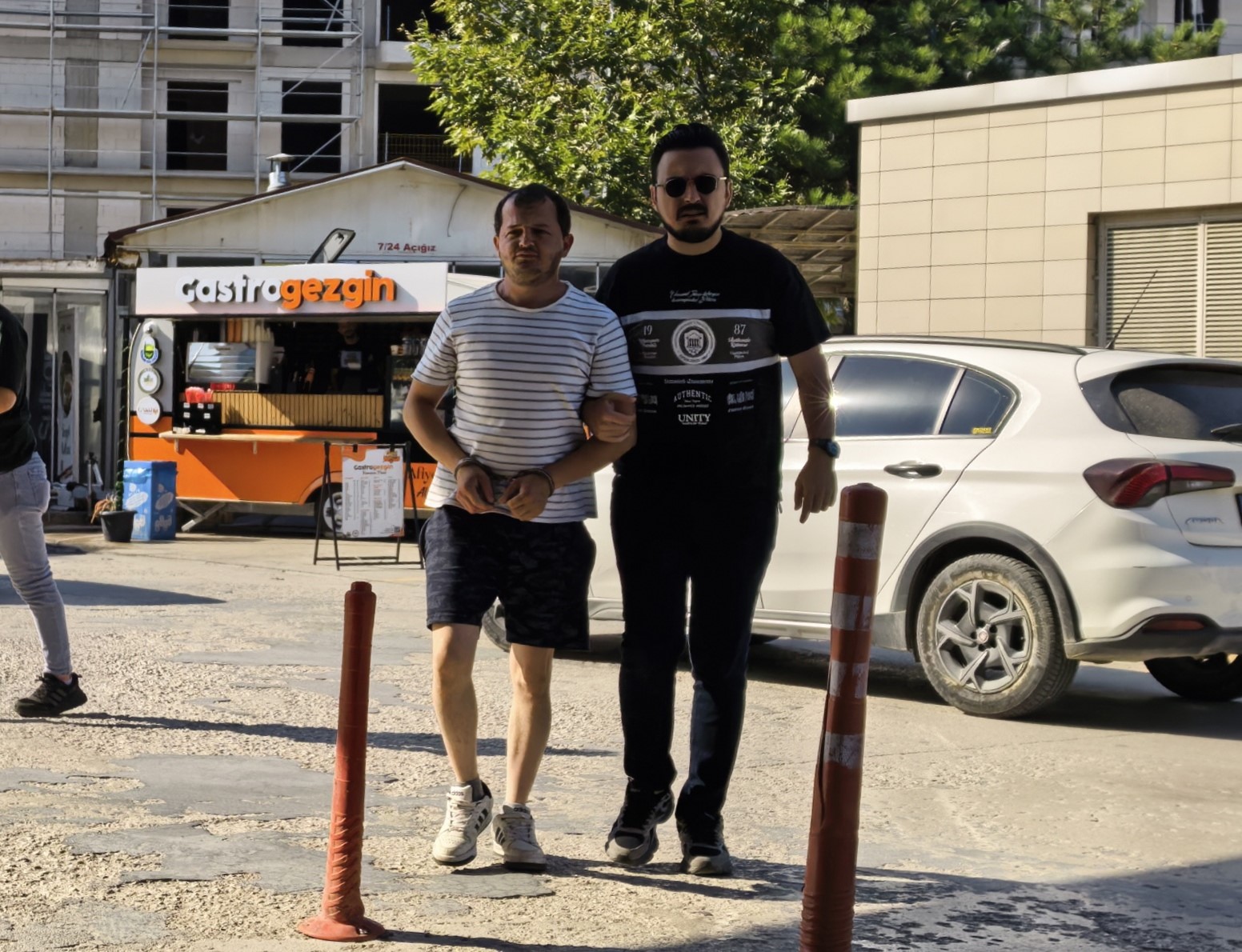 Uyuşturucu madde ile kaçmaya çalışan şahıs yakalandı