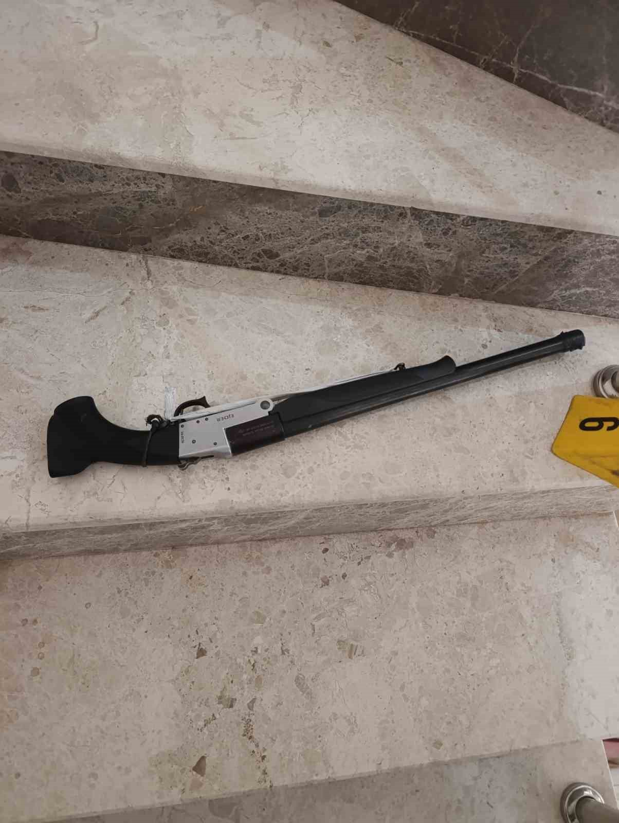 Tartıştığı oğlunu pompalı tüfekle öldürdü