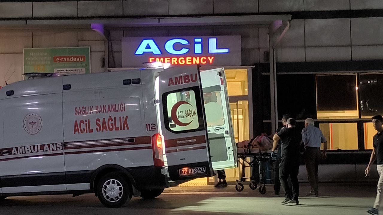 Hasankeyf Tüneli girişinde feci kaza: 12 yaralı