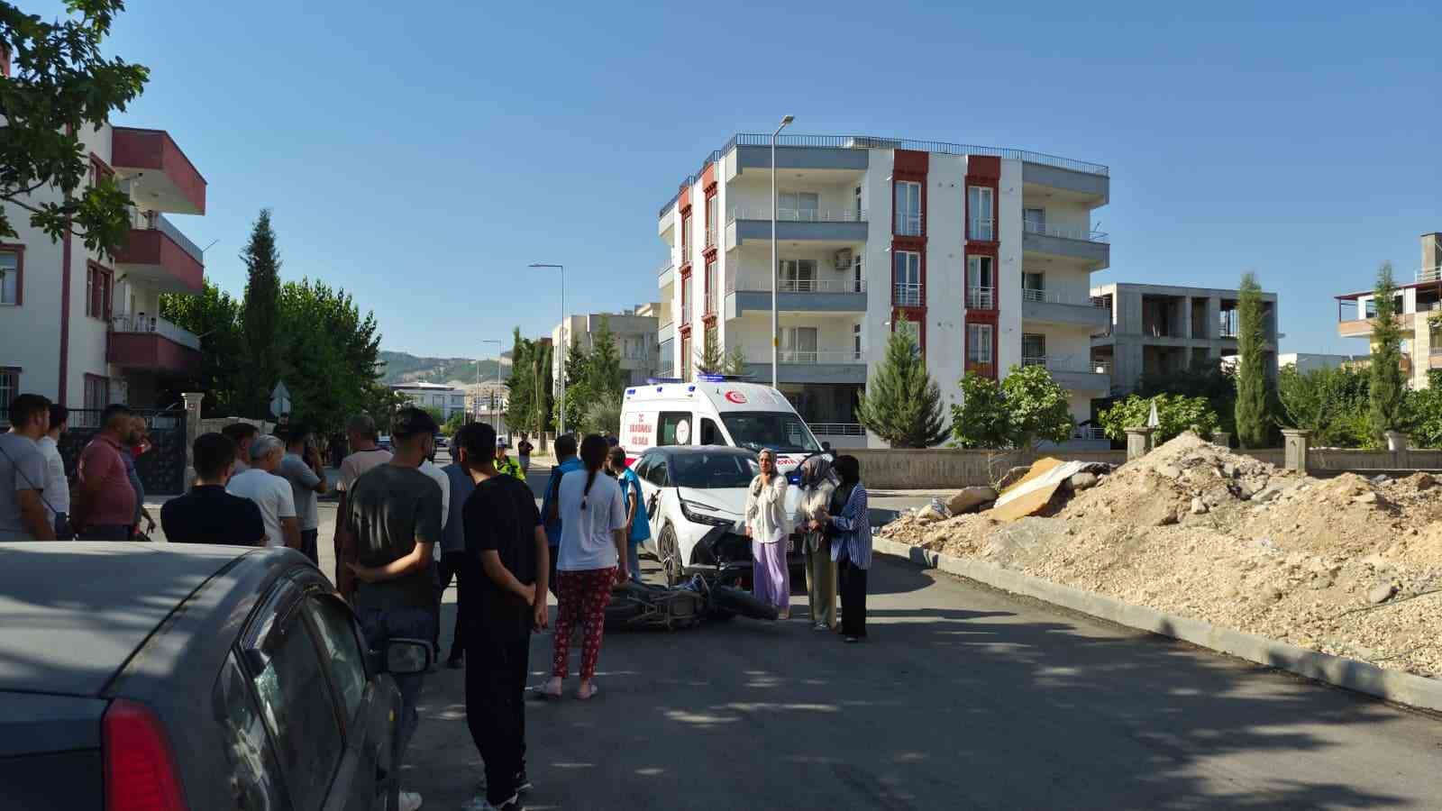 Adıyaman’da otomobil ile motosiklet çarpıştı: 2 yaralı