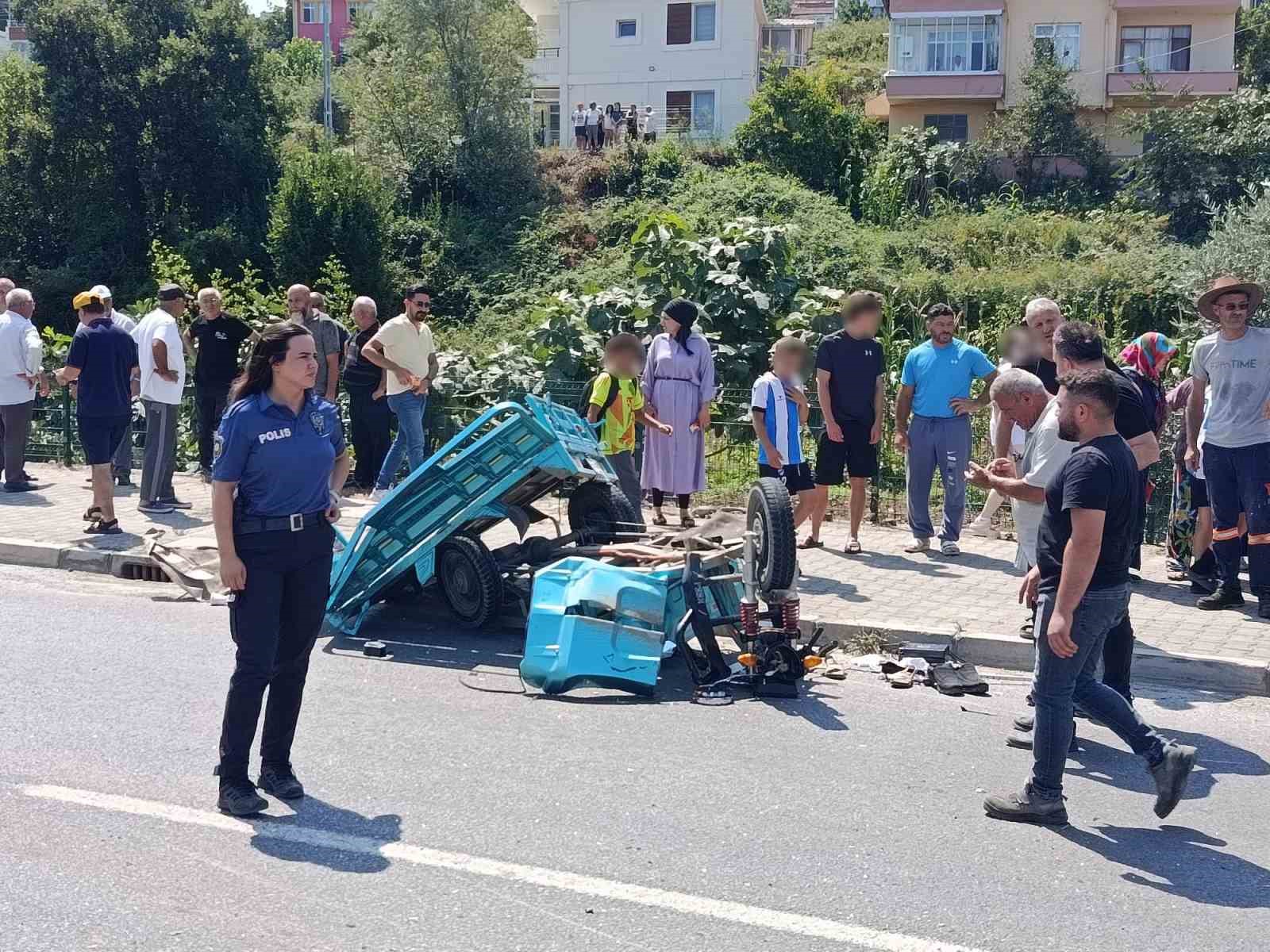 Otomobil ile patpat çarpıştı: 2’si ağır 4 yaralı