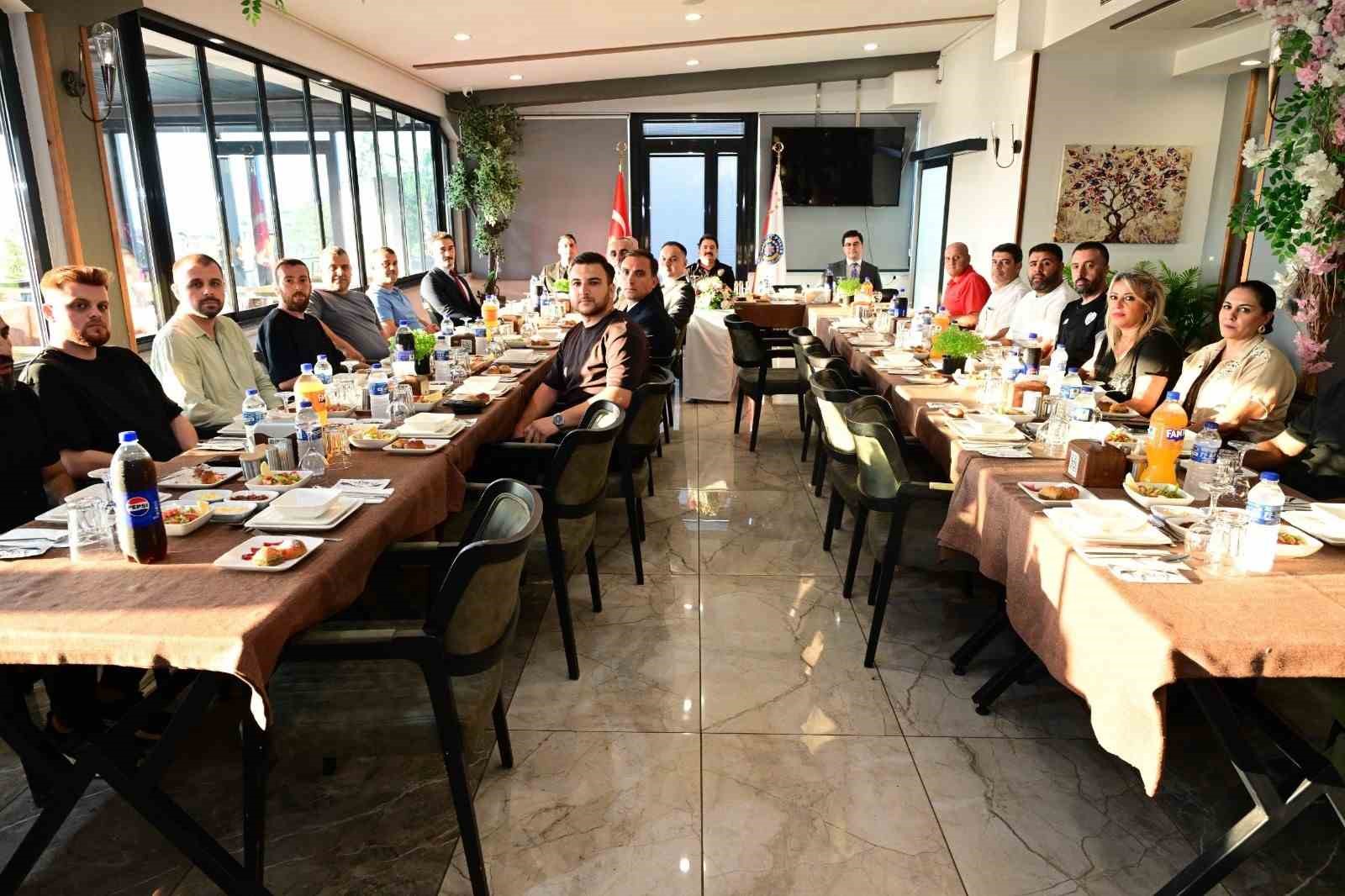 Bursaspor yönetimi ve taraftarı, Bursa emniyetiyle buluştu