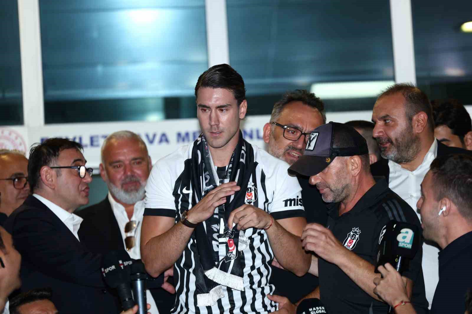 Beşiktaş, Dusan Vlahovic’i UEFA listesine ekledi