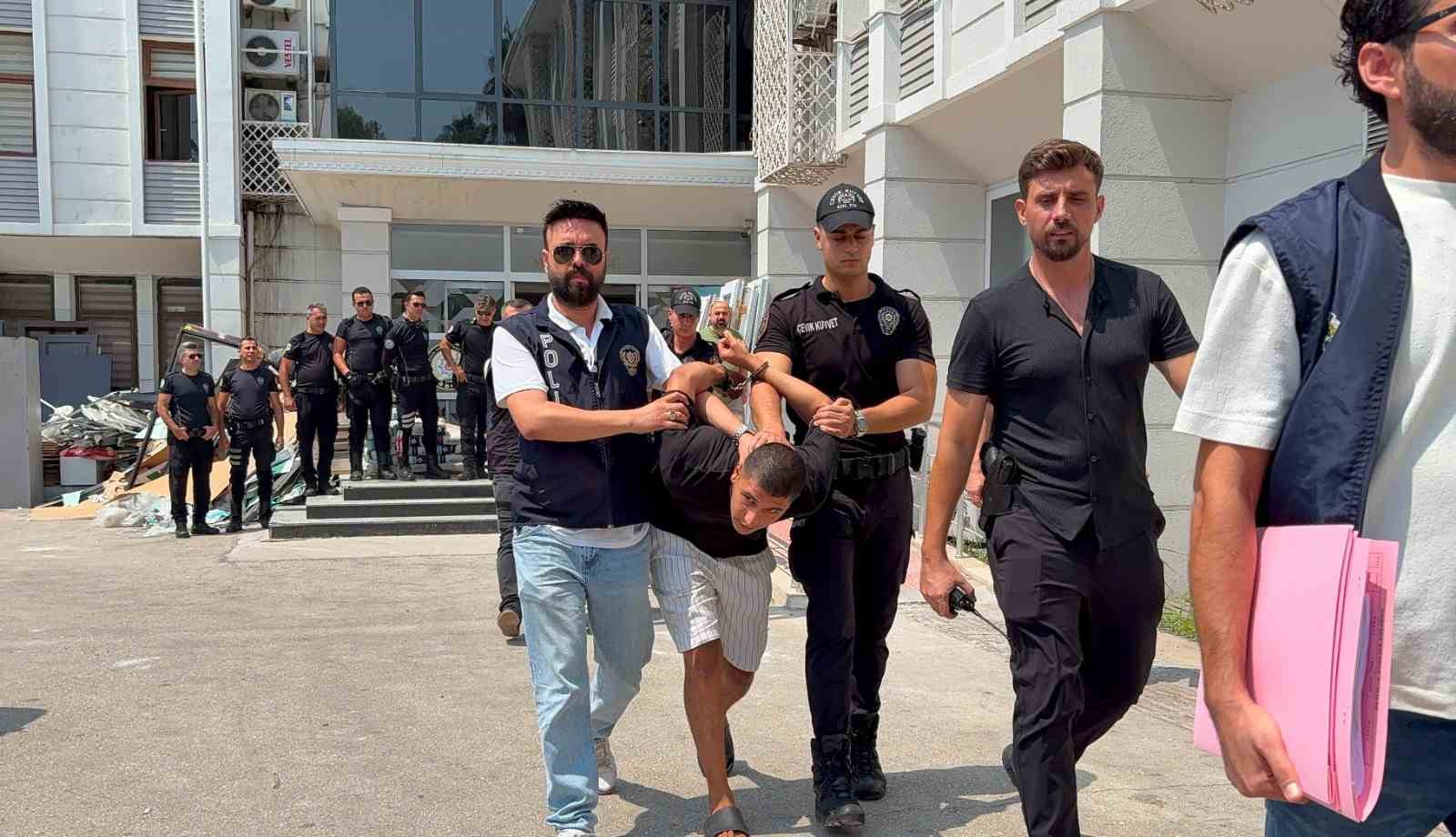 Mersin’de anne-kızı öldüren sanığa müebbet talebi