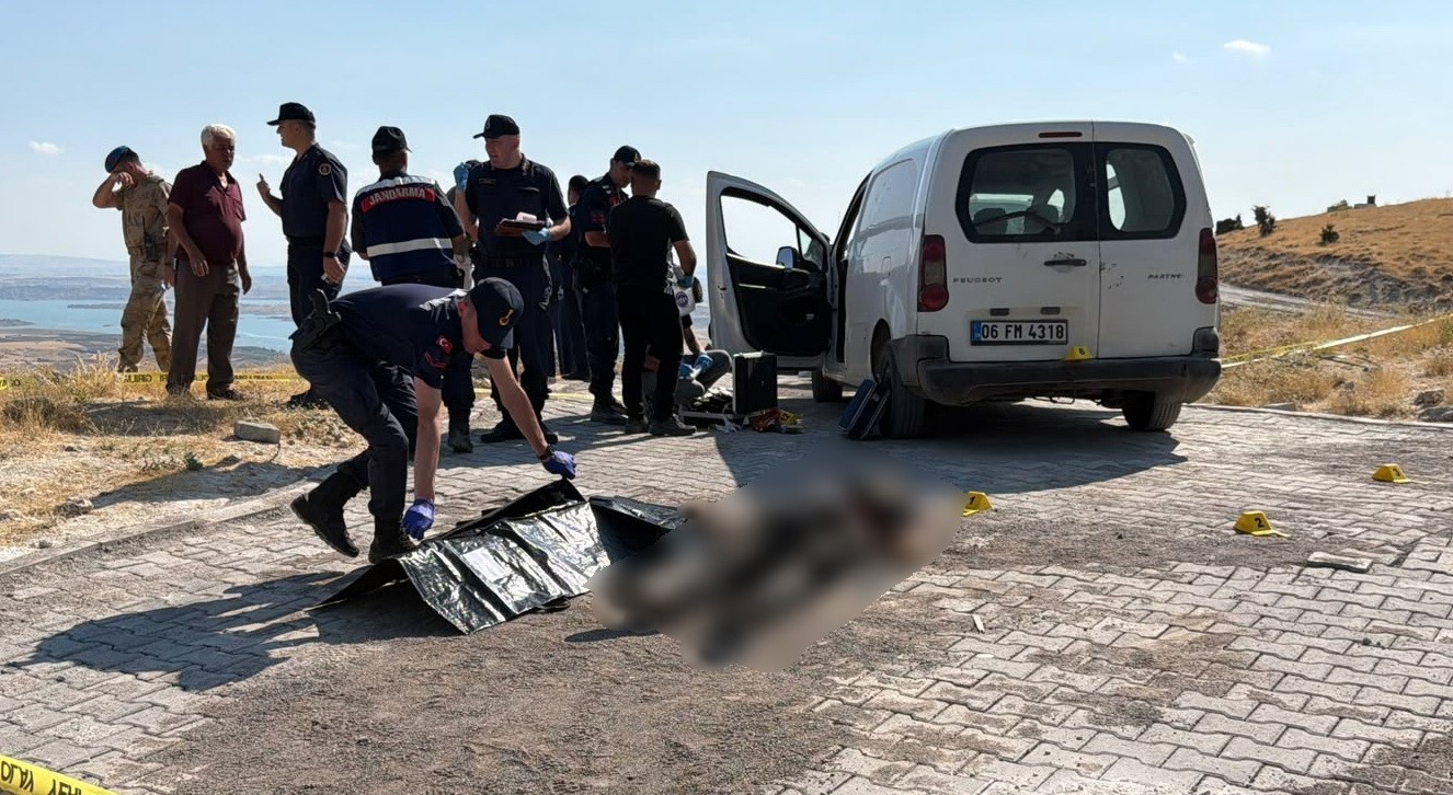 Mezarlık yanında silahla vurulmuş ceset bulundu