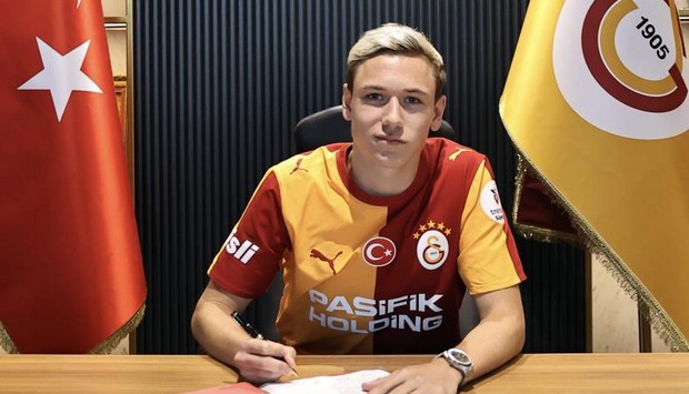Galatasaray, Batrakov ile 5 yıllık sözleşme imzaladı