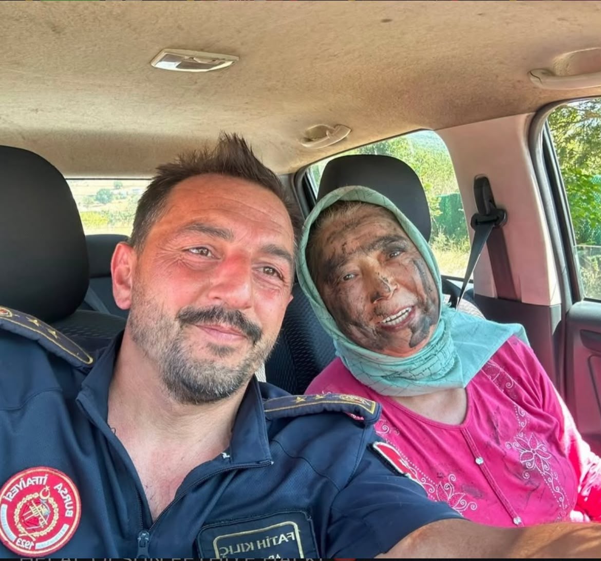 65 yaşındaki Hanife Teyze alevlerin önüne geçti