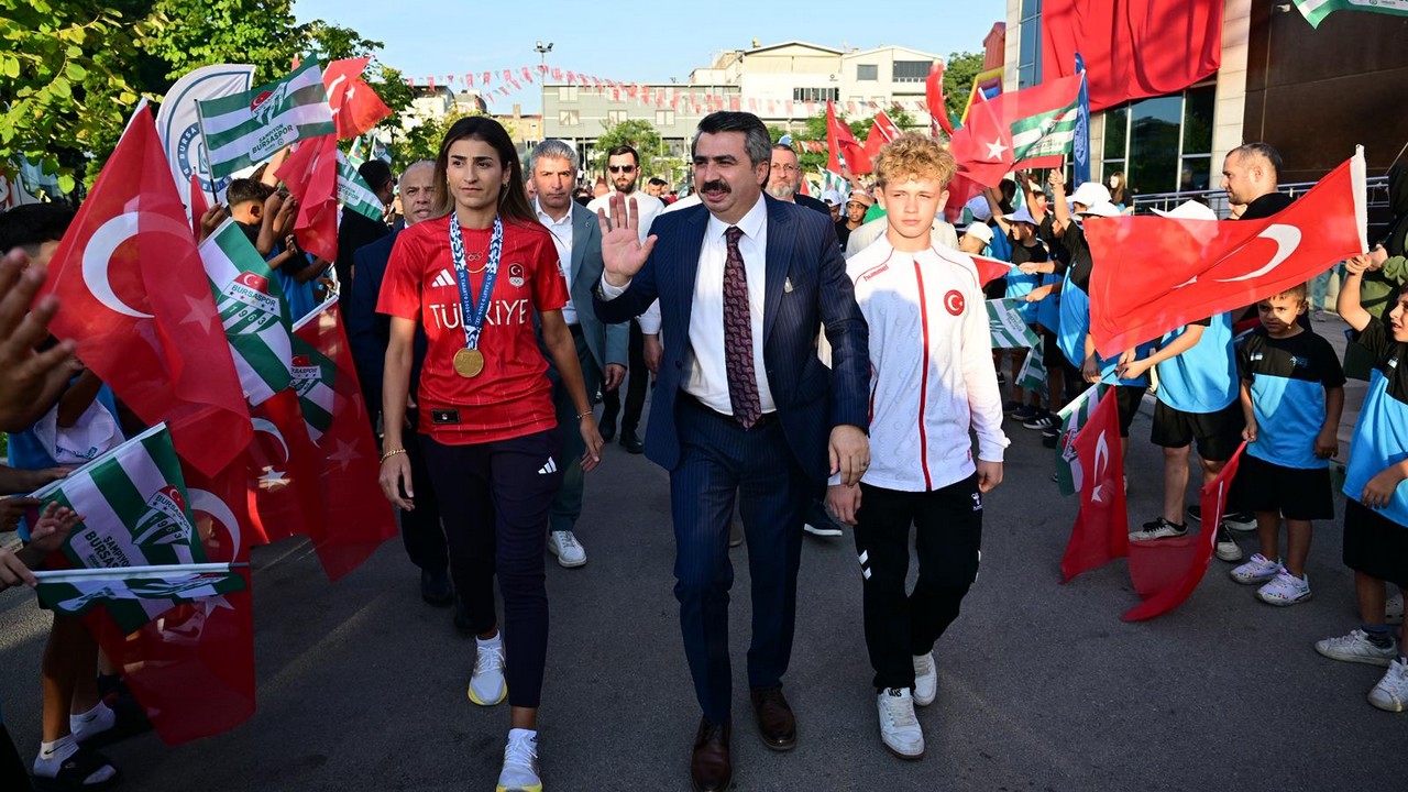 36 bin 818 çocuk, mezuniyet sevinci yaşadı
