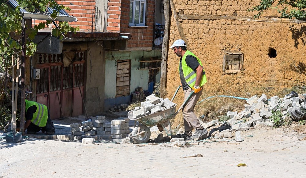 Büyükşehir'den Müşküle'ye altyapı ve üstyapı hamlesi