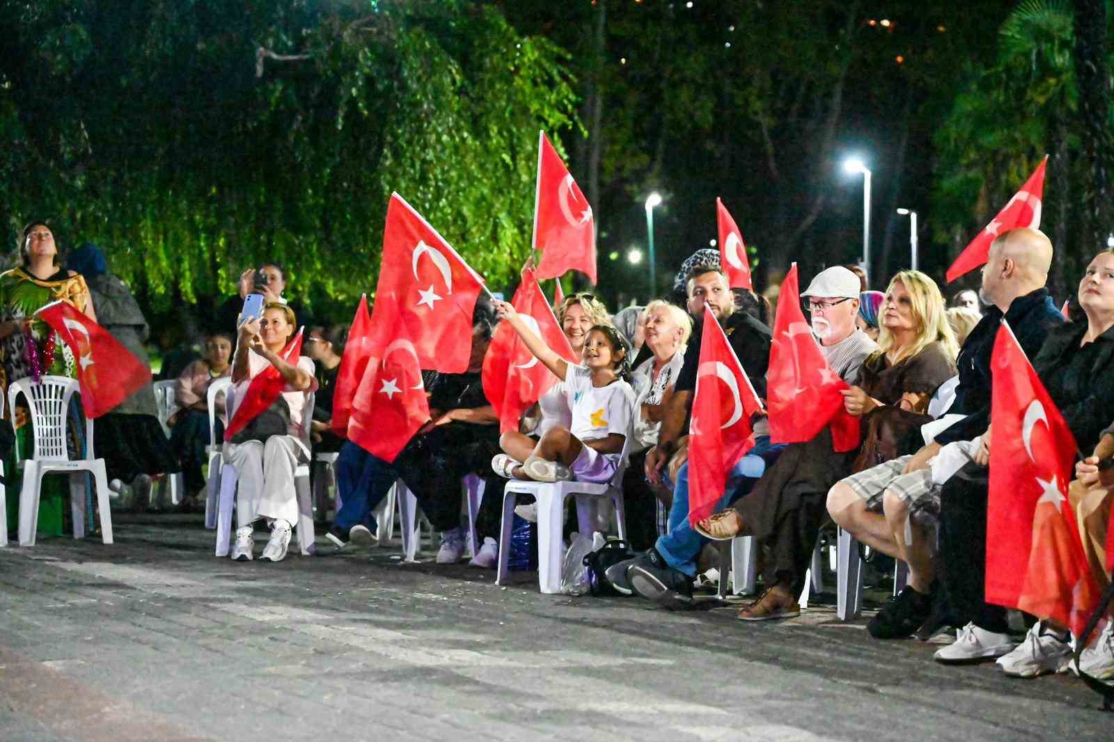 Kültürpark’ta görkemli zafer coşkusu