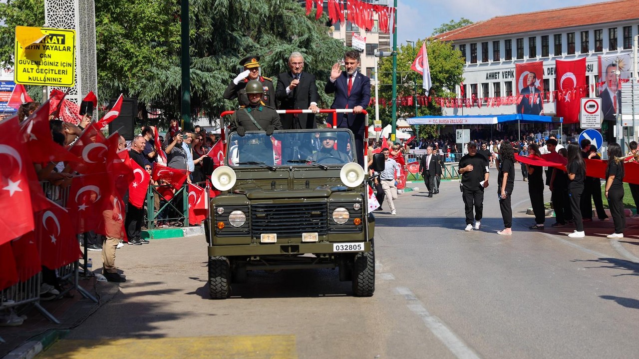 Bursa'da Zafer Bayramı coşkusu