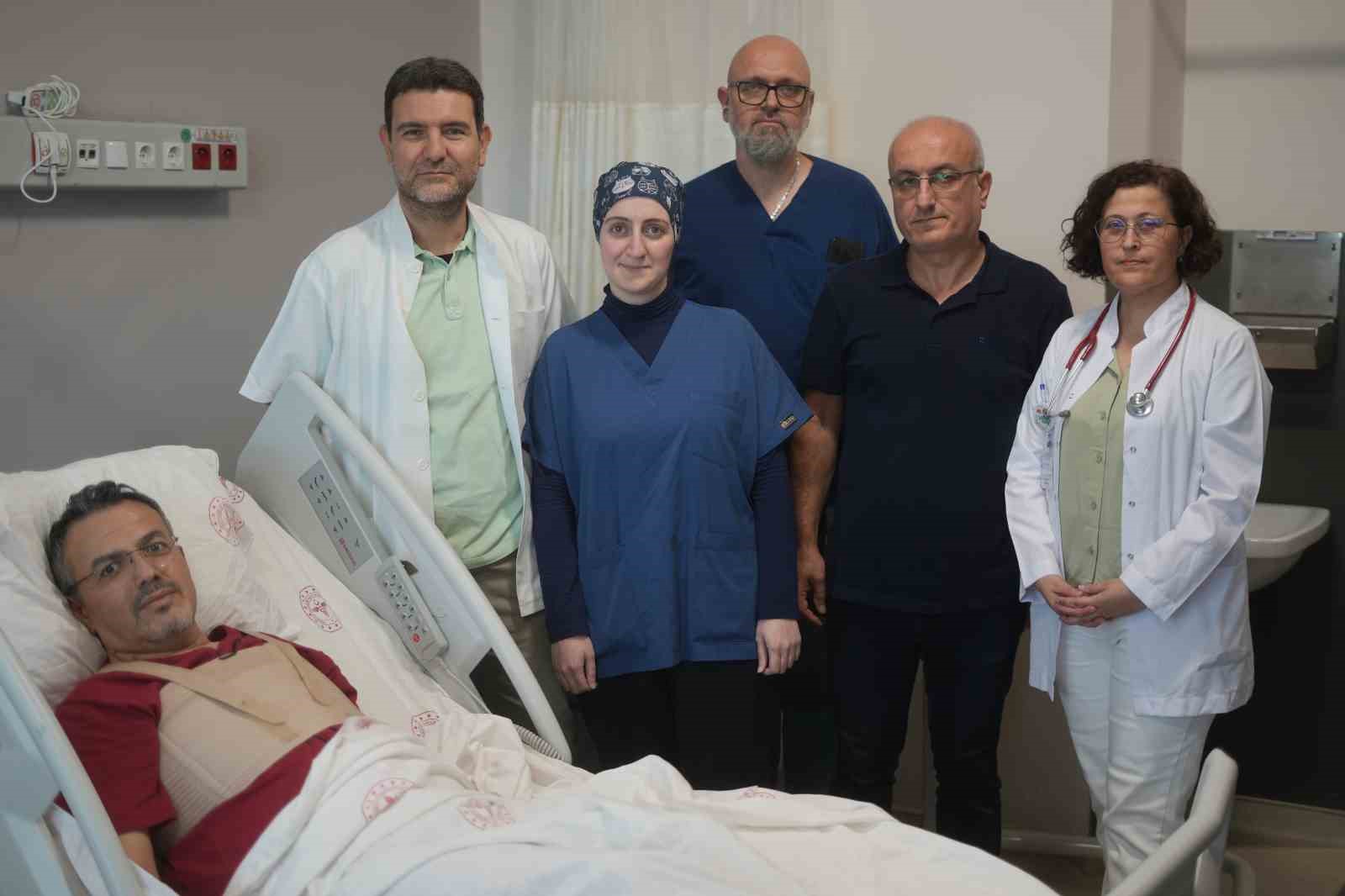 ALS hastasına çift kalp kapağı ameliyatı