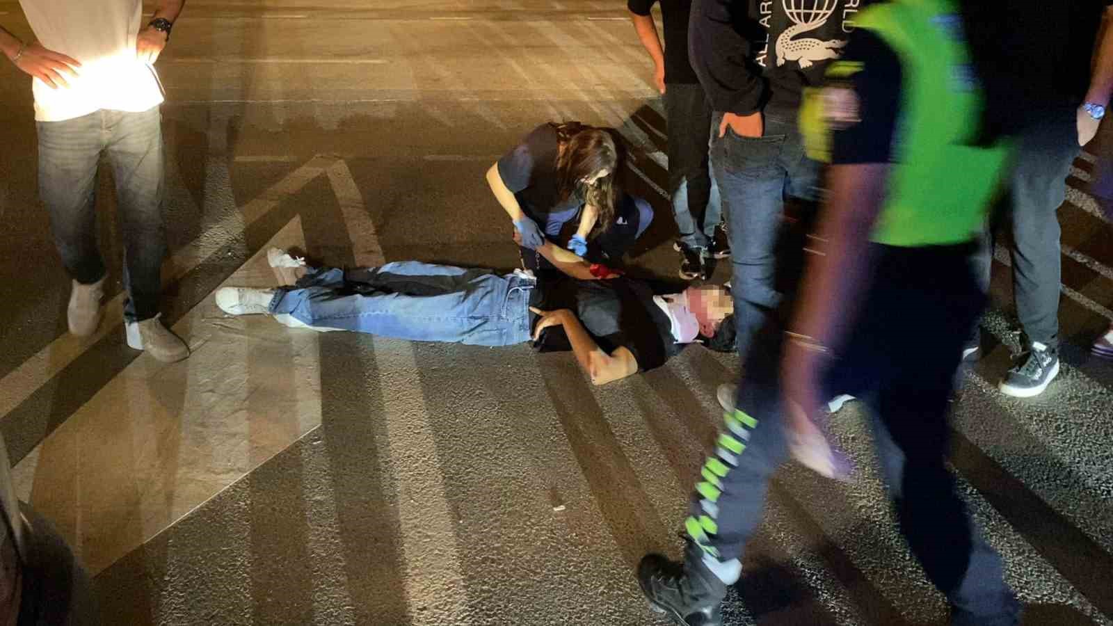 İnegöl'de otomobil motosikletle çarpıştı : 2 yaralı