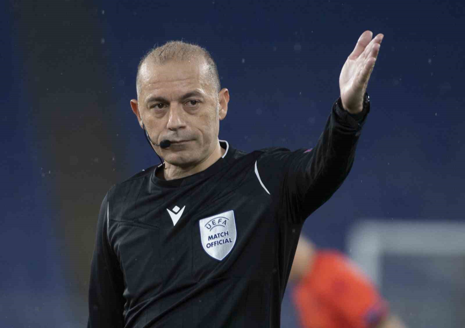 FIFA kokartlı eski hakem Cüneyt Çakır, Rusya’da