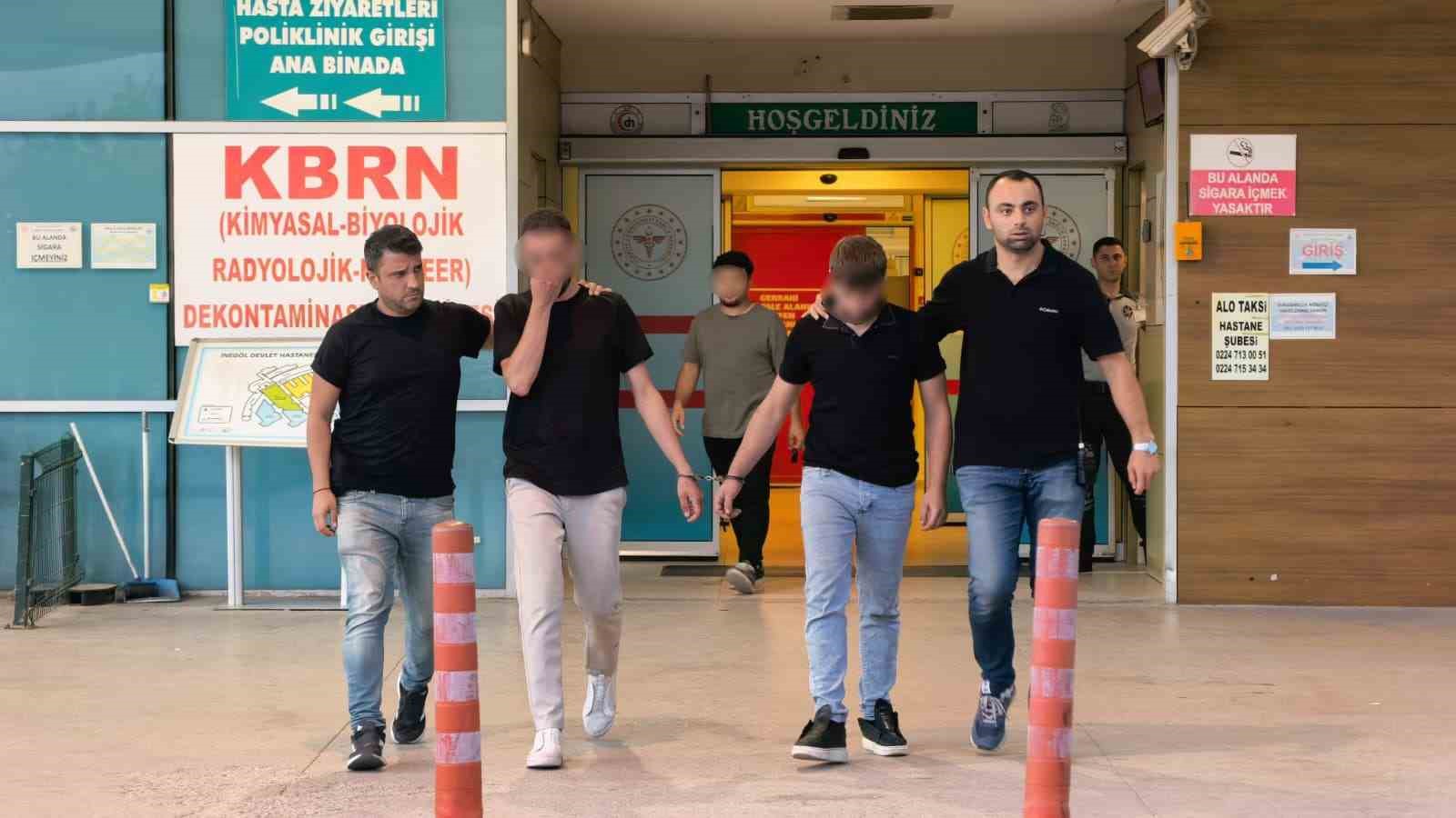 Bursa’da yaşlı kadını dolandıran çete yakayı ele verdi