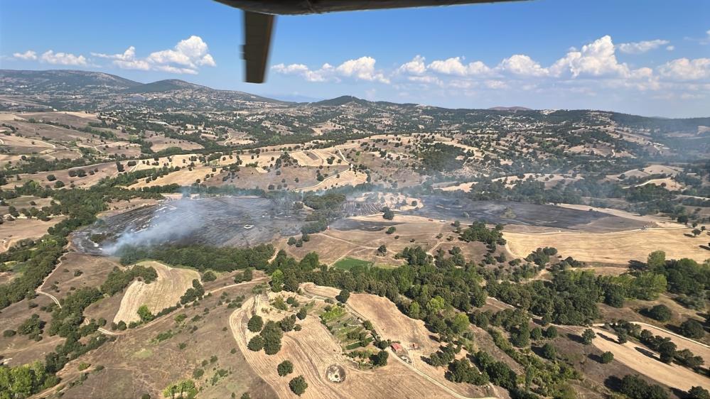 Helikopterler havalandı, yangın kontrol altına alındı
