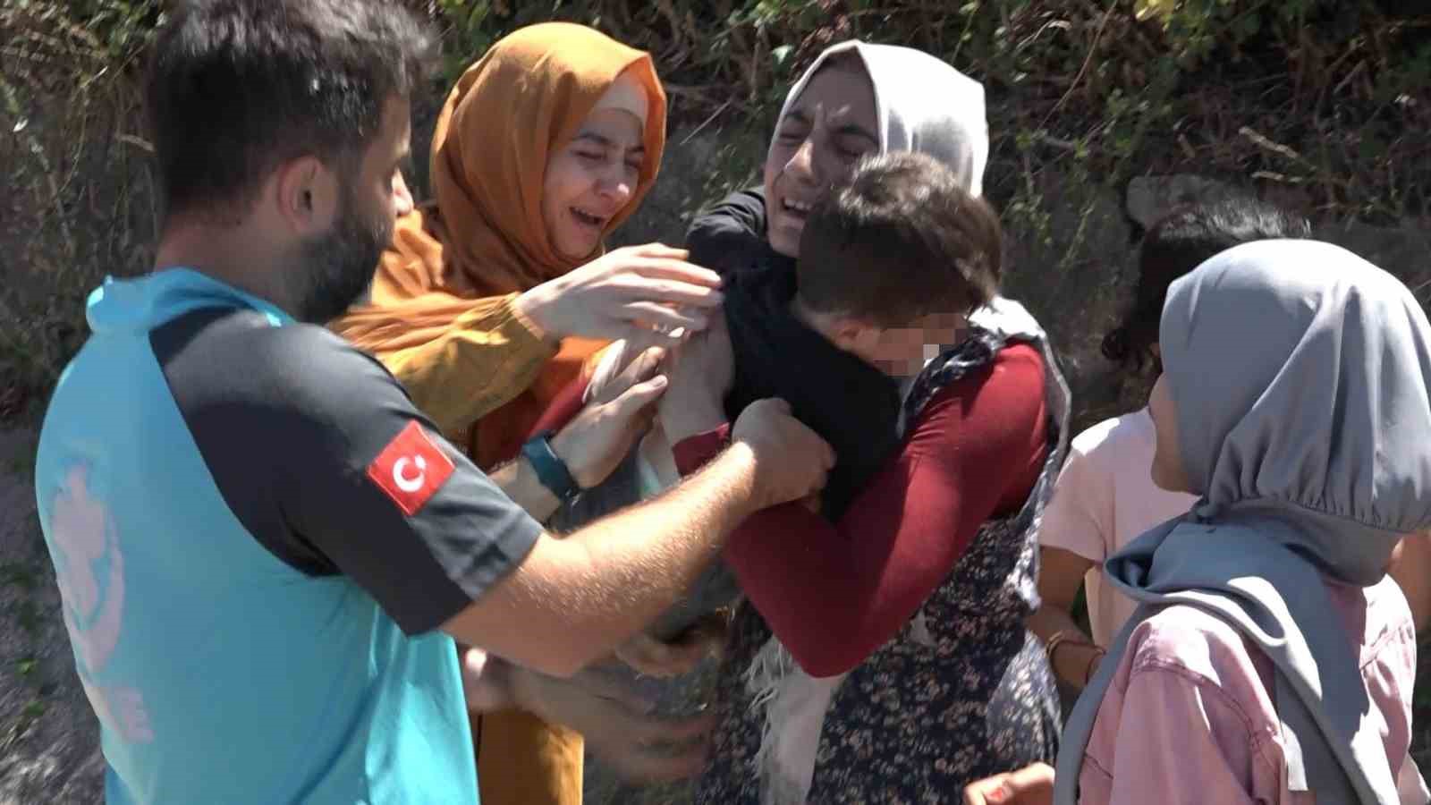 Kaybolan çocuğuna kavuşan anne sevinçten bayıldı