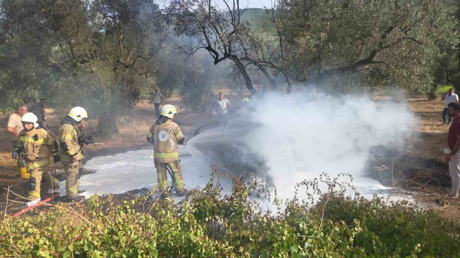 Otomobil tarlada yandı: 1 ölü, 1’i çocuk 5 yaralı