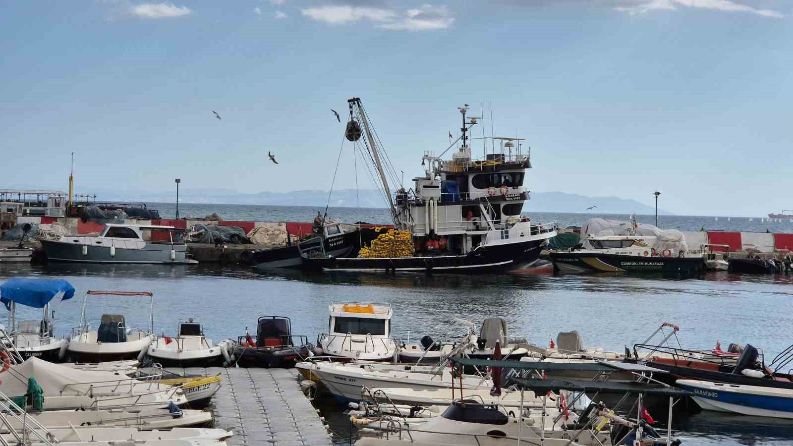 Marmara Denizi ulaşımına Poyraz engeli
