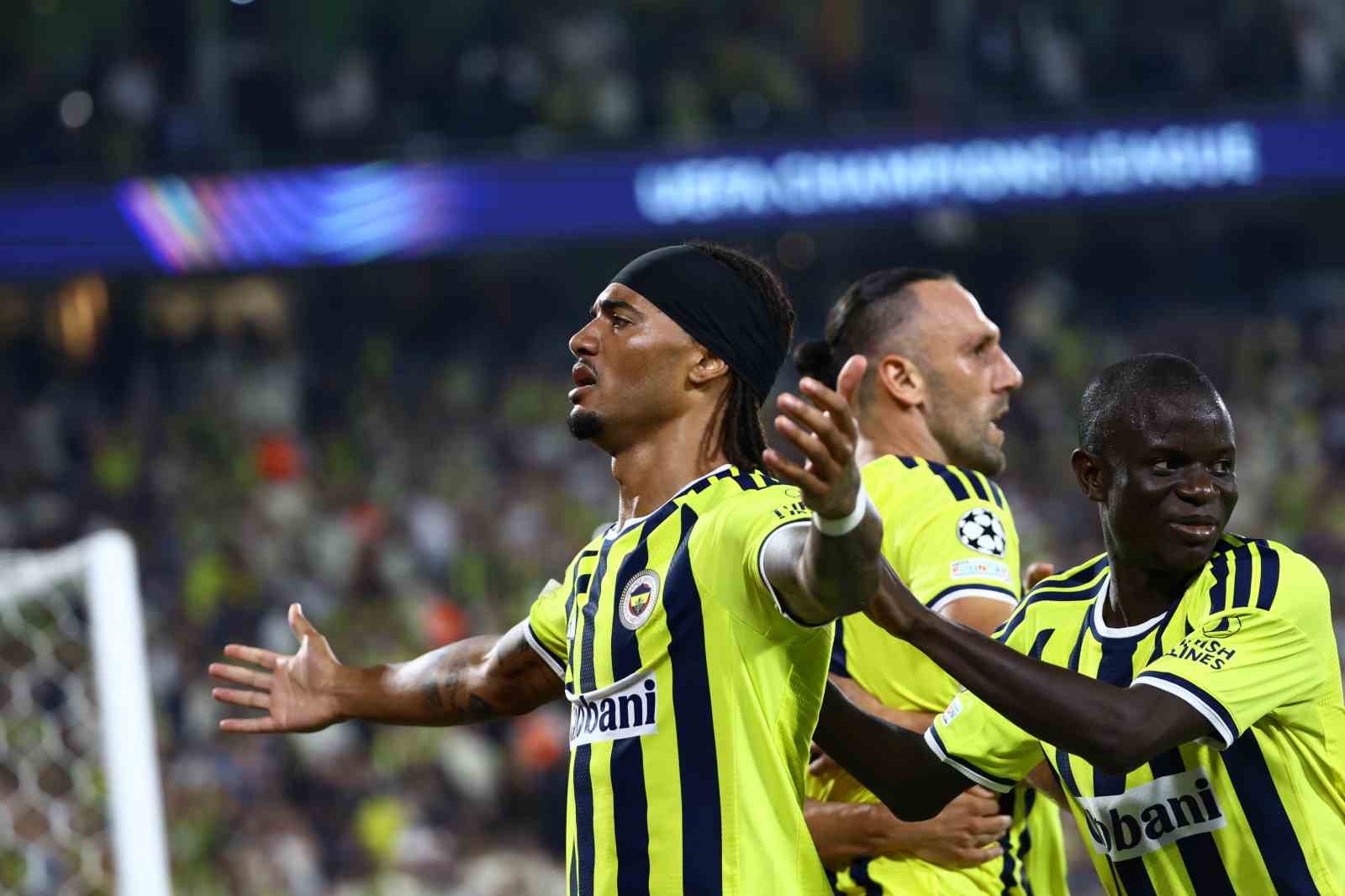 Fenerbahçe’nin Şampiyonlar Ligi’ndeki ilk golü Brown’dan
