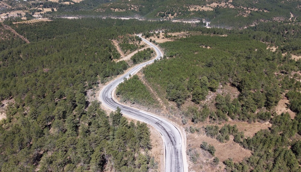Keles'te yollar yenileniyor