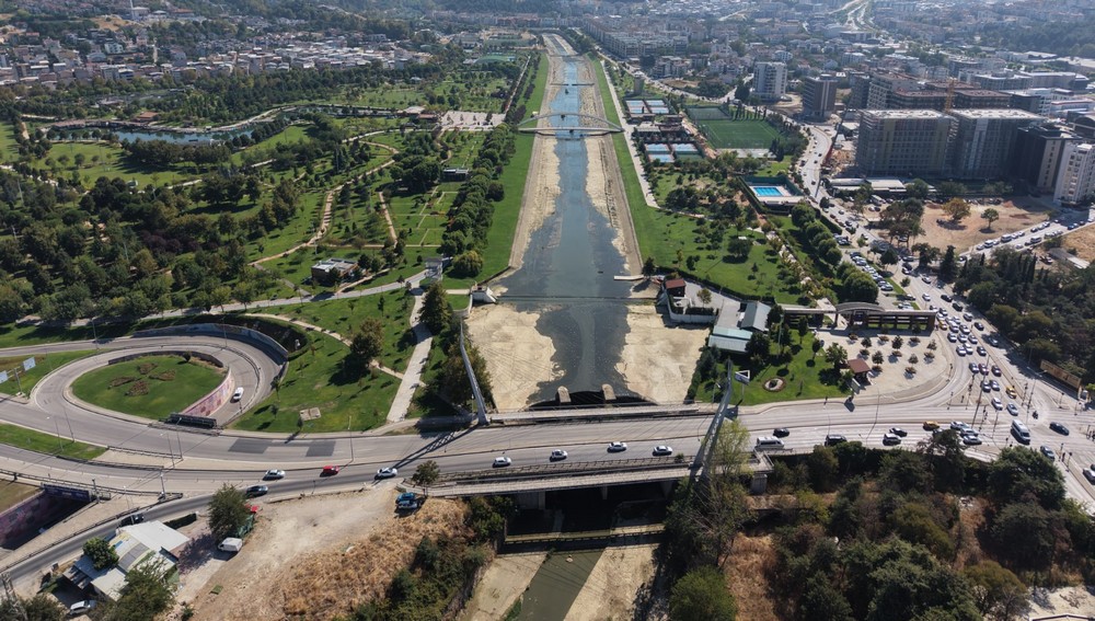 Büyükşehir'den dere temizliği mesaisi