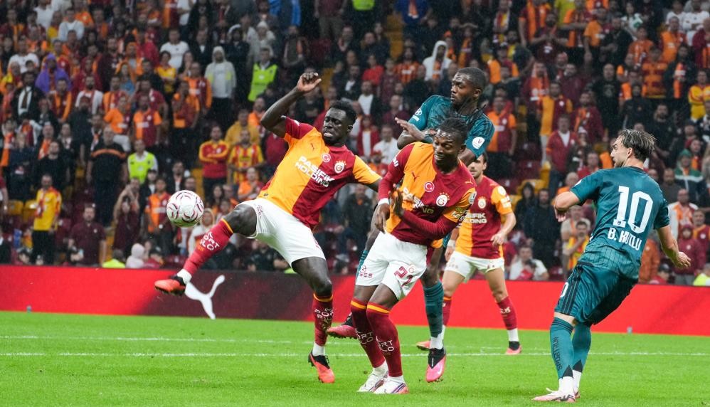 Galatasaray zirveyi bırakmadı: 1-0