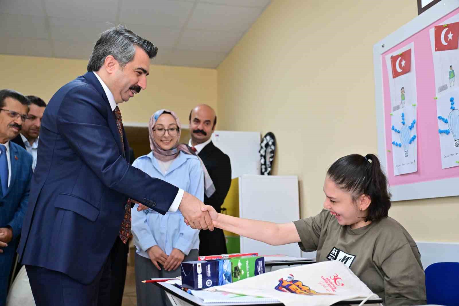 Başkan Oktay Yılmaz, özel öğrencilerin heyecanına ortak oldu