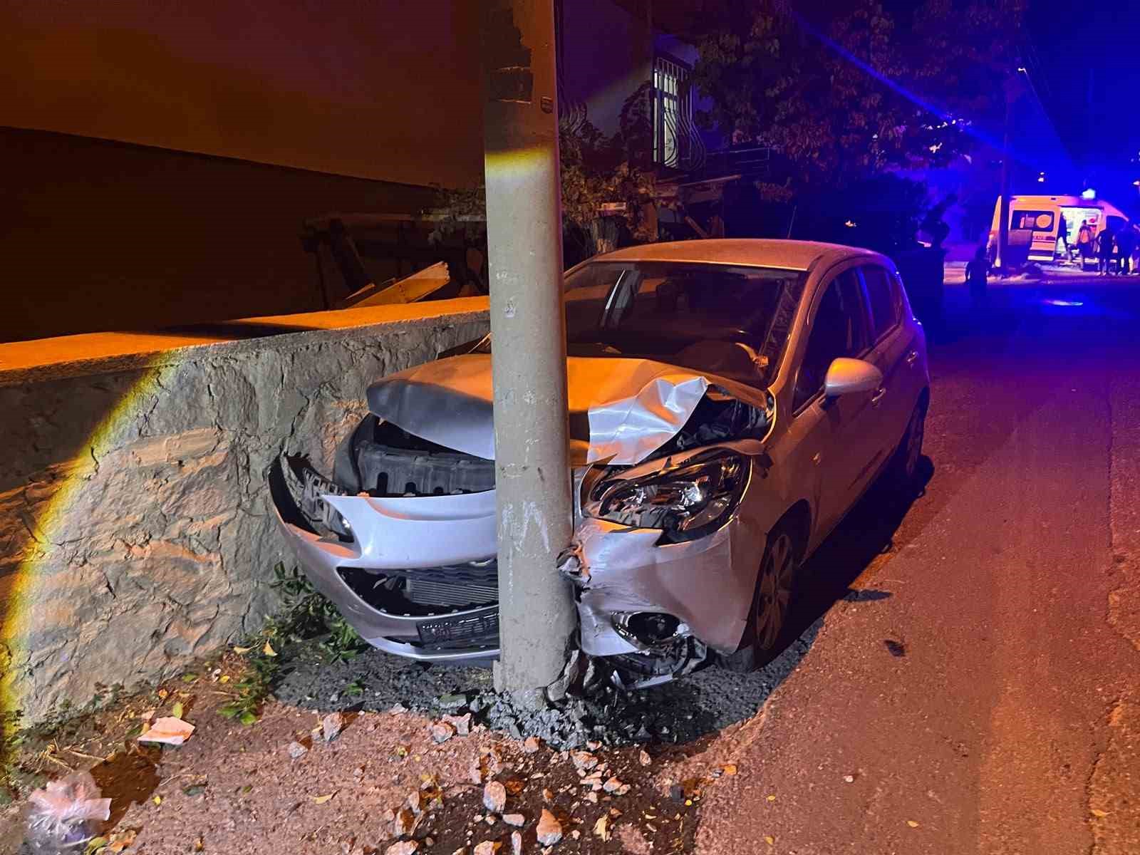 Niğde’de iki otomobil çarpıştı: 5 yaralı