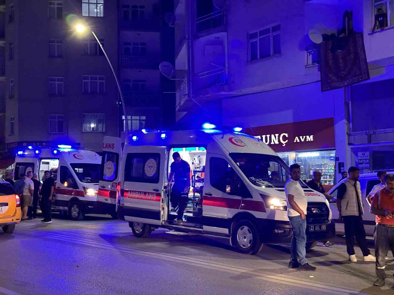 Elazığ’da zincirleme trafik kazası: 2 yaralı