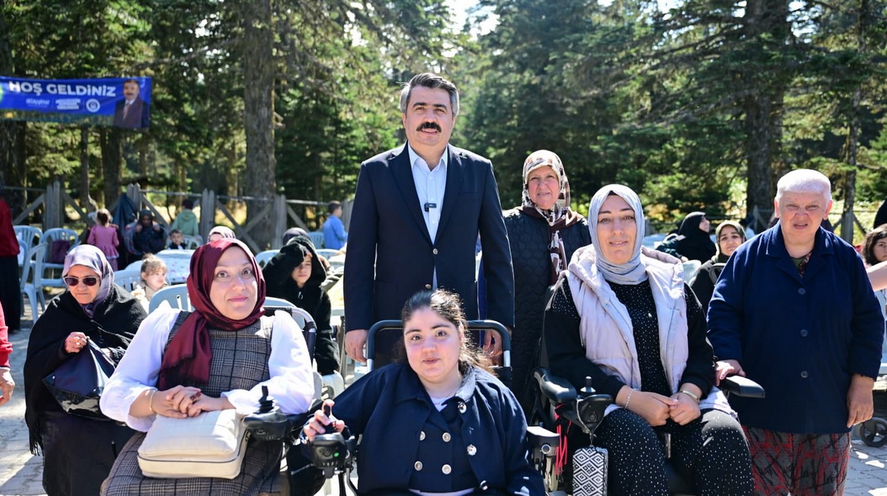 Yıldırımlı kadınların Uludağ keyfi
