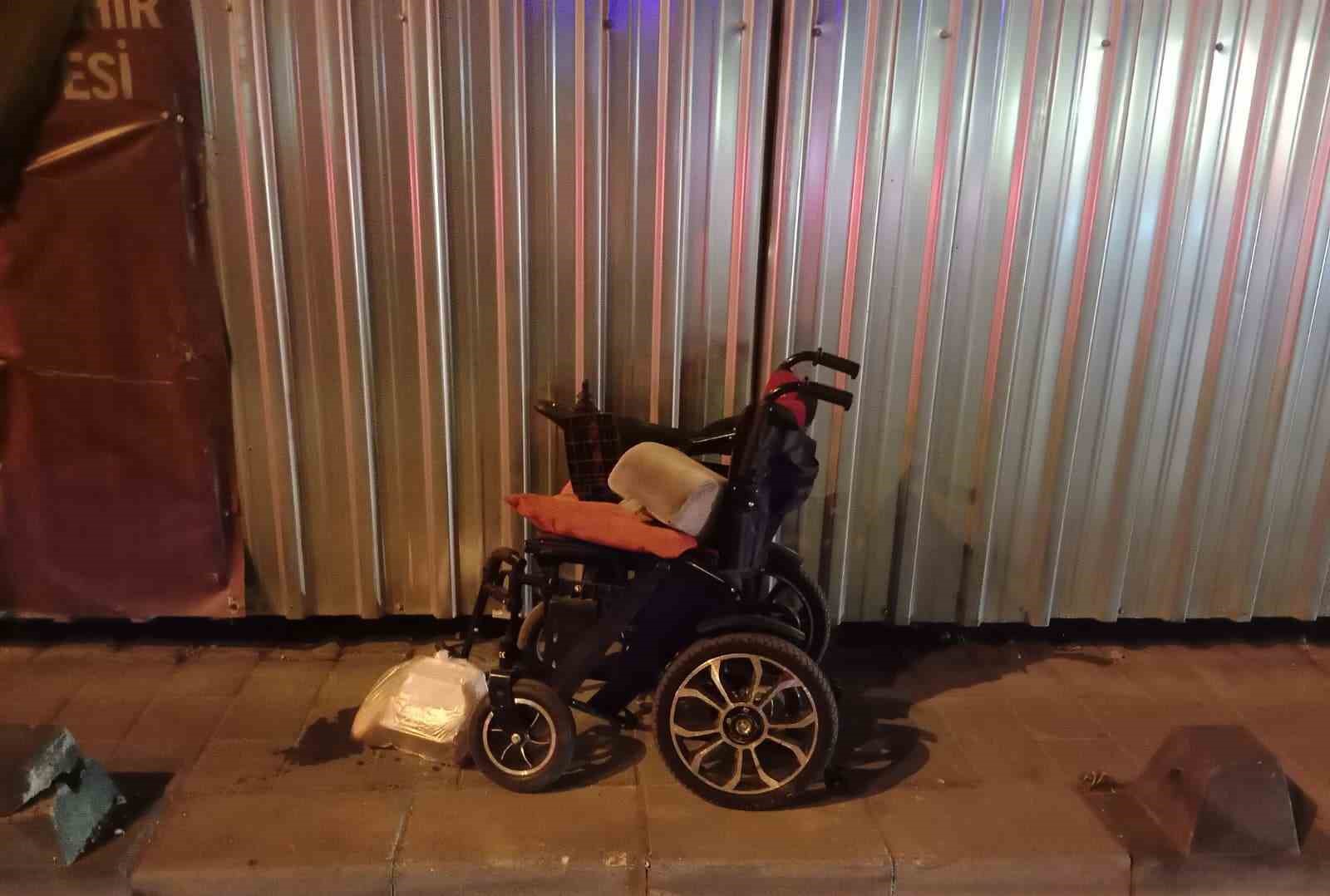Tekerlekli sandalyesiyle karşıya geçerken hayatını kaybetti
