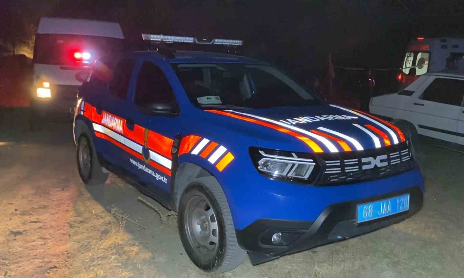 Yorgun mermi kadını yaraladı, 9 maganda tutuklandı