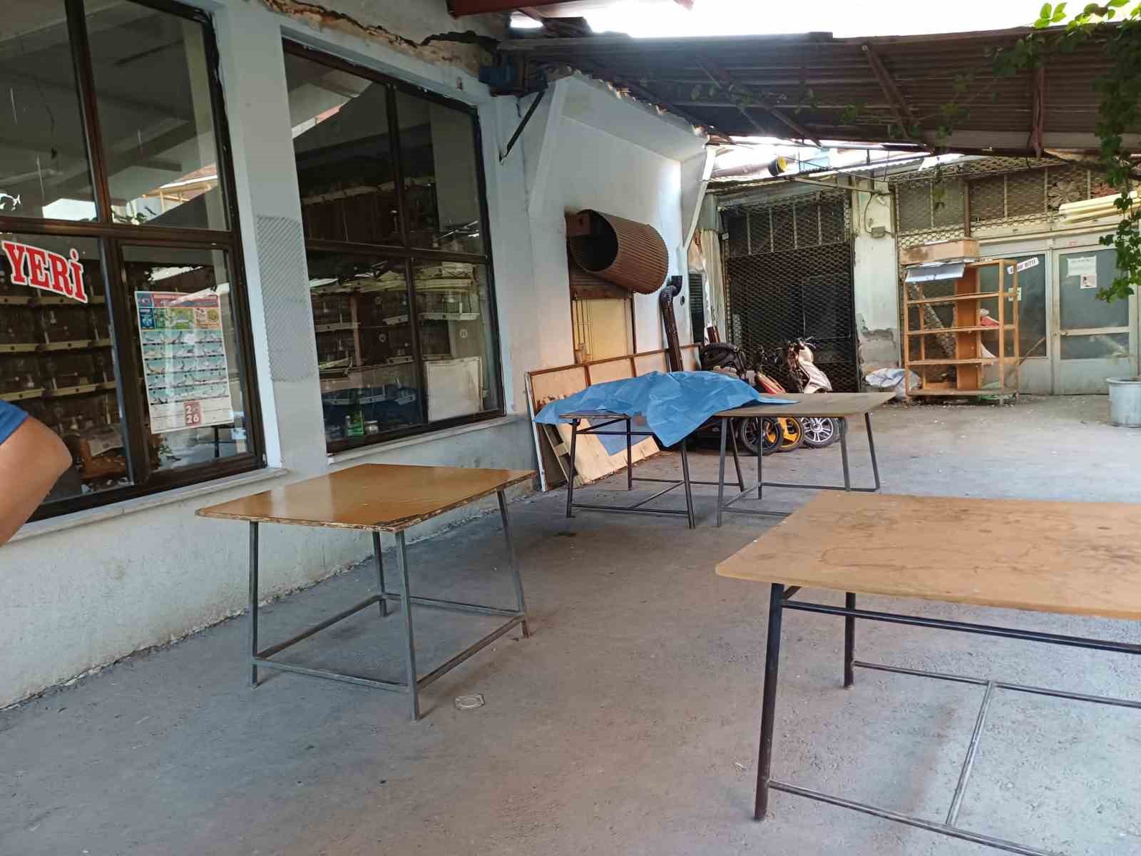 Manisa’da kahvehanede şüpheli ölüm: 2 gözaltı
