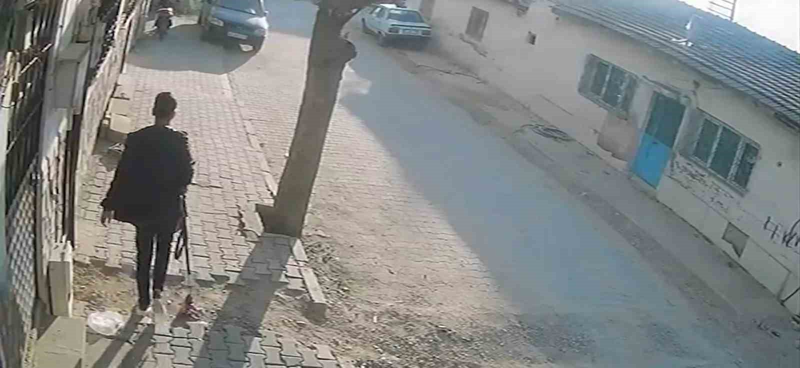 Okul önünde silahlı saldırı: 10 öğrenci yaralandı