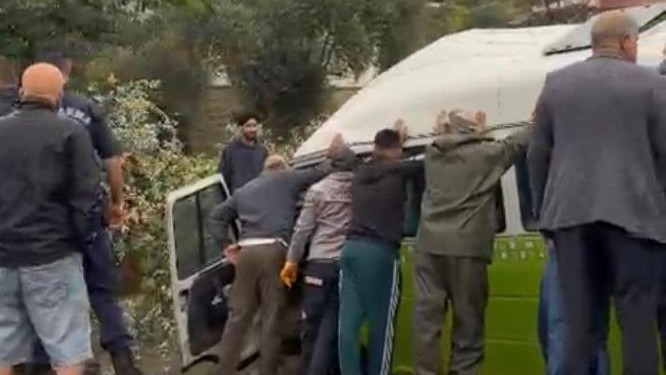 Gökçeada’da minibüs devrildi: 1 ölü, 2 yaralı