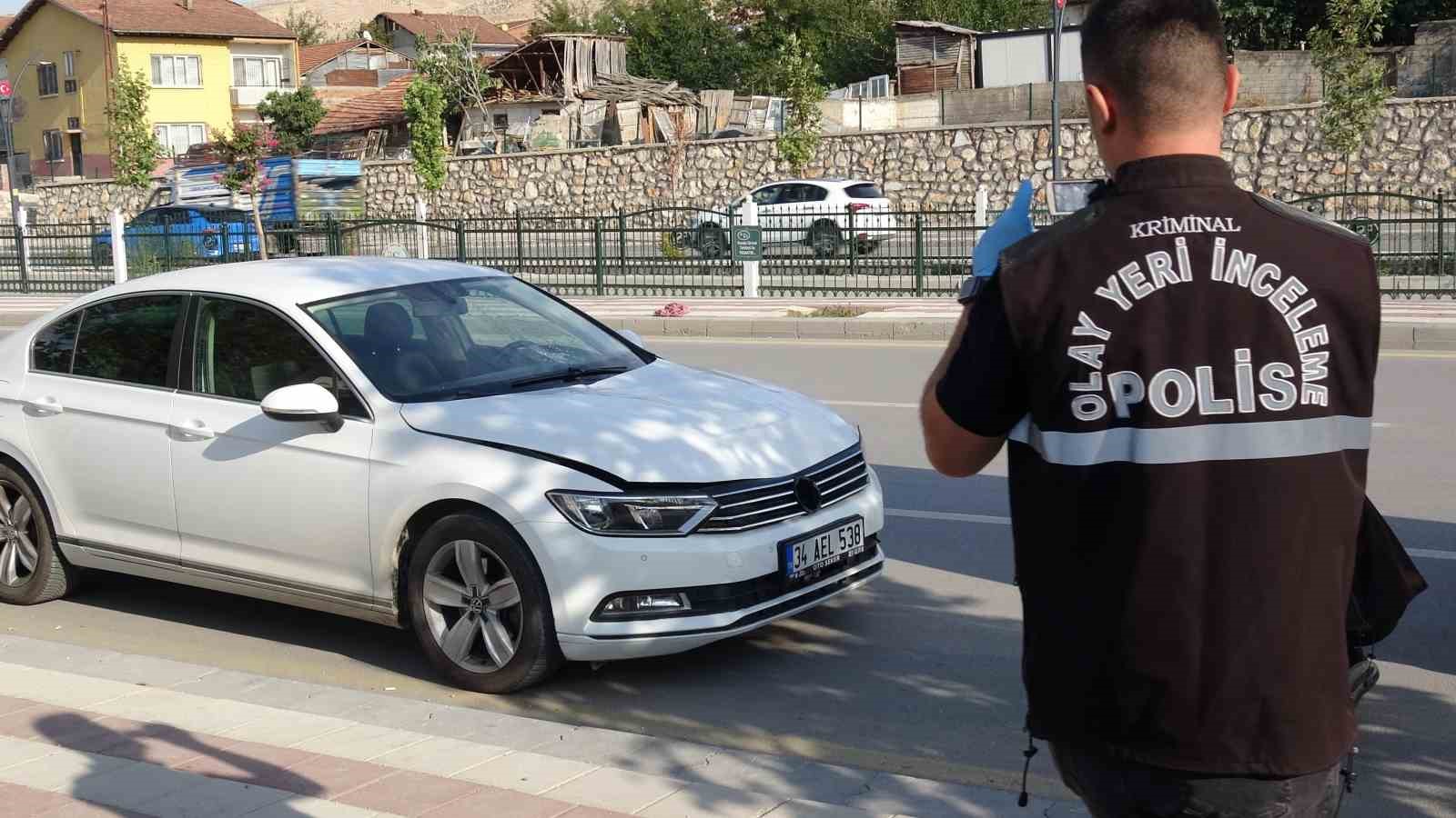 Otomobilin çarptığı yaşlı adam hayatını kaybetti