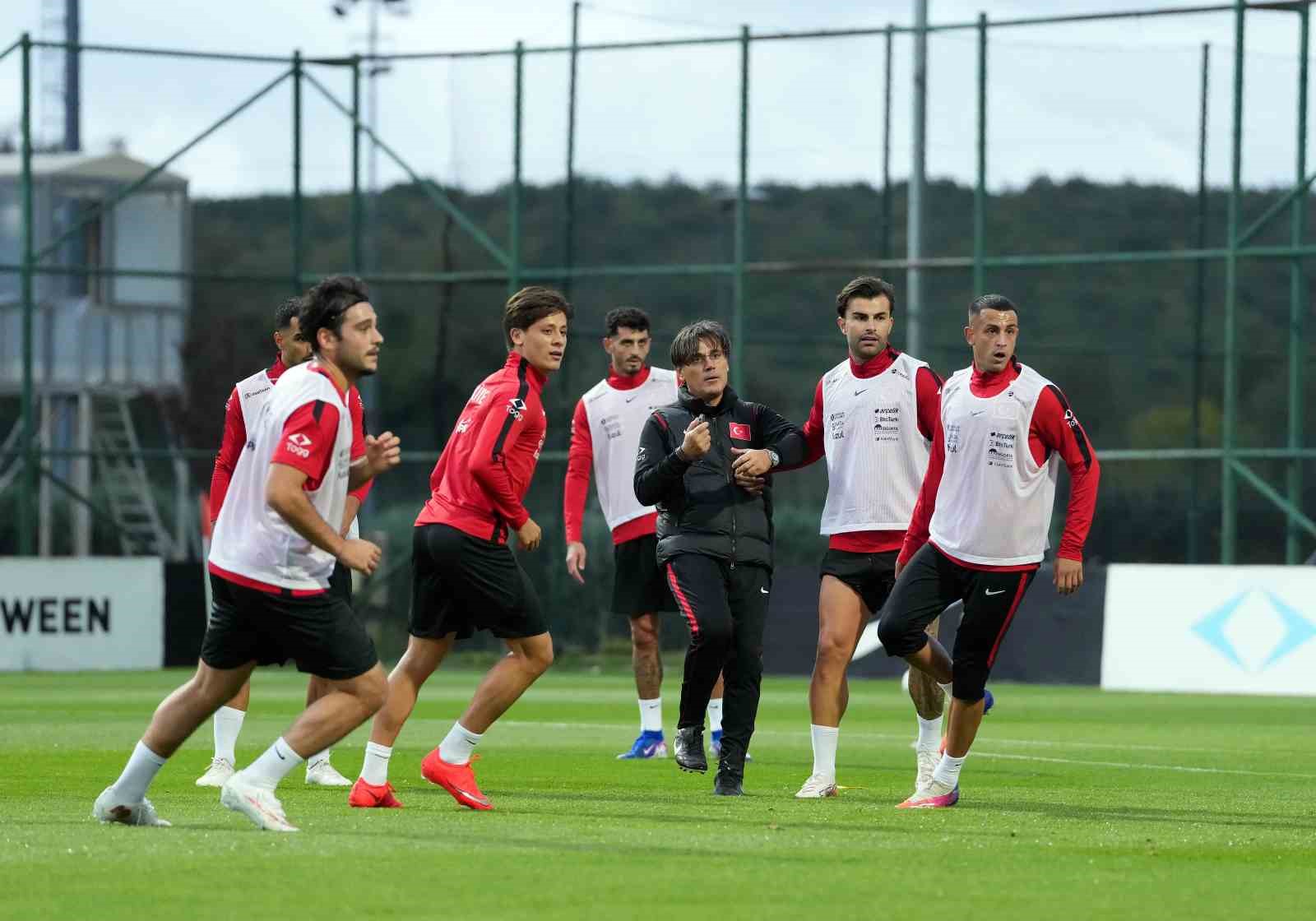 A Milliler, Fransa maçının hazırlıklarını sürdürdü
