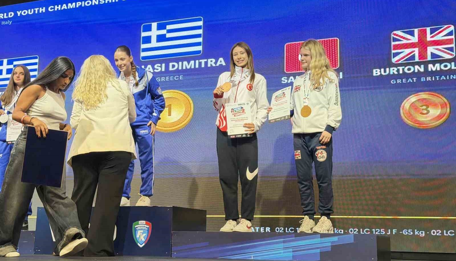Bursalı milli sporcu Aslı Salım, dünya üçüncüsü
