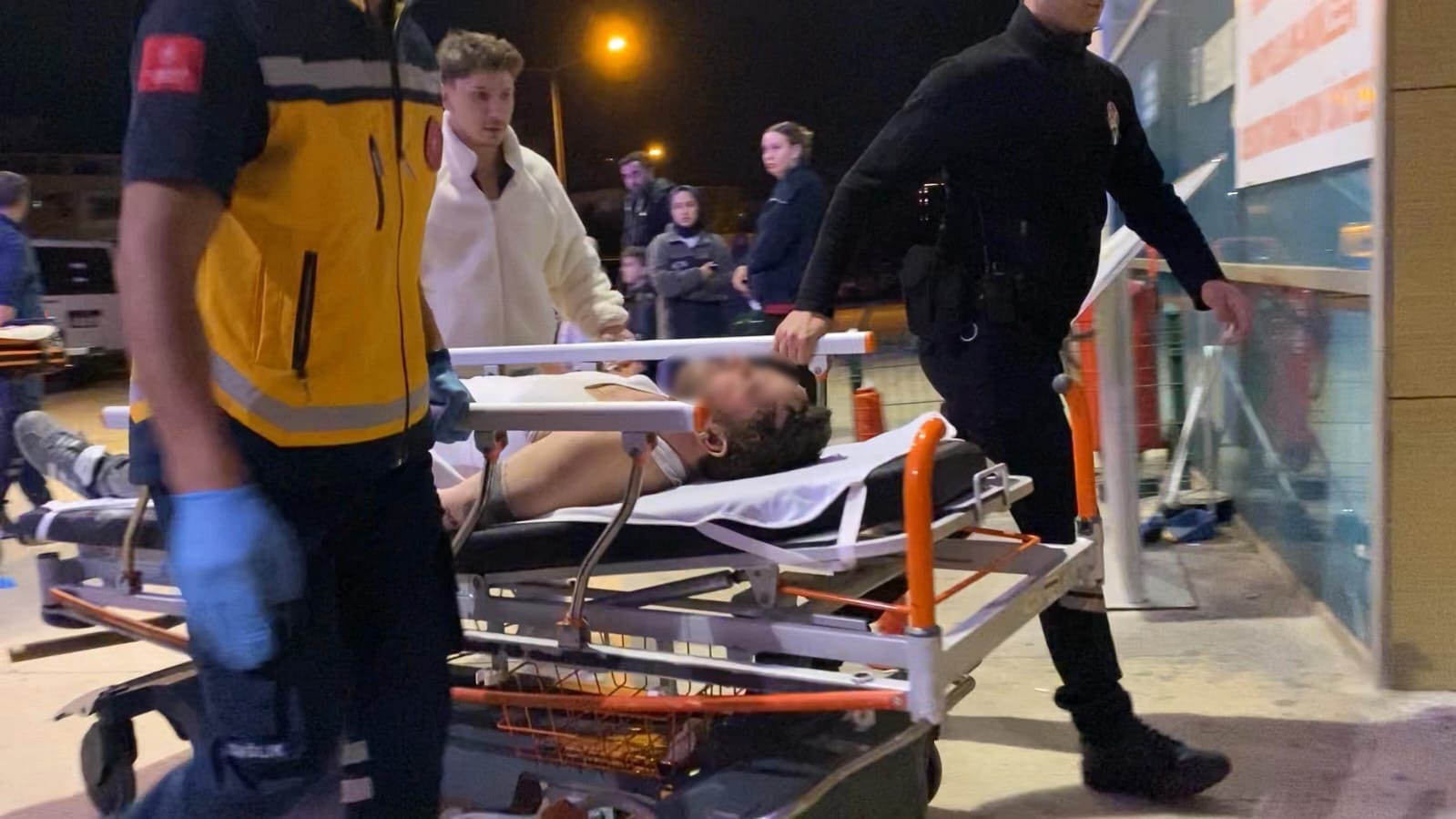 İnegöl'de kafeteryada ısıtıcı alev aldı: 1’i ağır 3 yaralı
