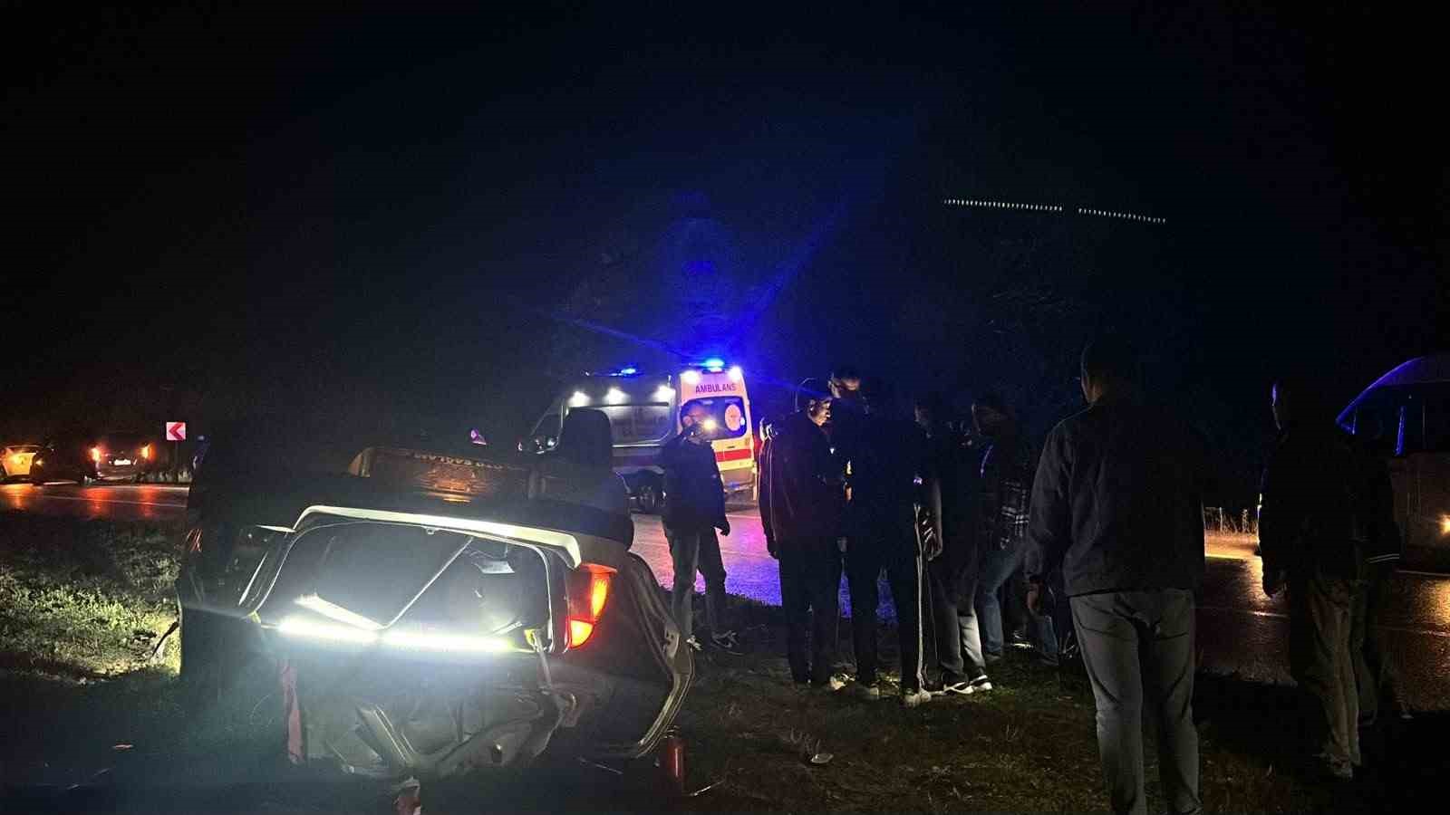 Seyir halindeki otomobil takla attı: 2 yaralı