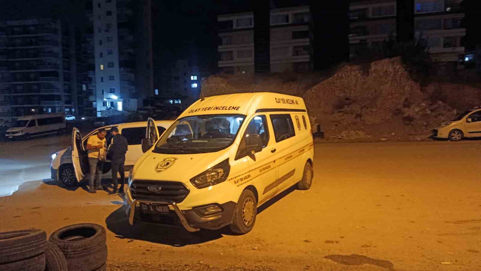 Sevgilisinin eski eşinden kaçarken hayatını kaybetti
