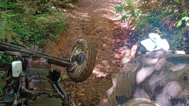 Traktör devrildi: Dede öldü, torunu yaralandı